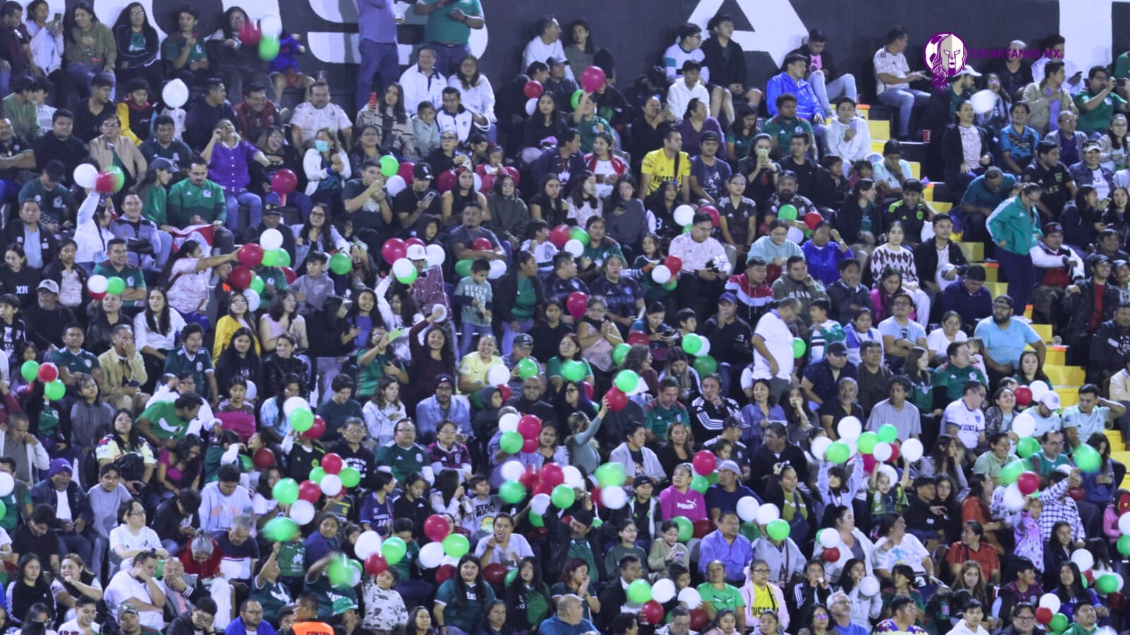 Andrea Rodebaugh, contenta de la evolución de la afición al fútbol femenil en México